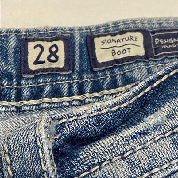 Miss Me Signature Bootcut Distress MediumWash  Mid Rise Western Cowgirl 28 x 32” - Picture 5 of 13